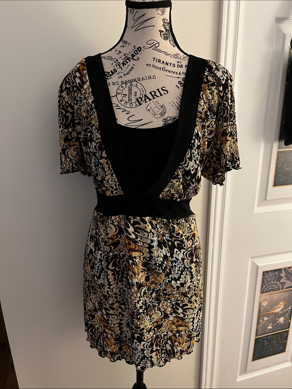 Notations Black and Gold Patterned V-Neck Tunic